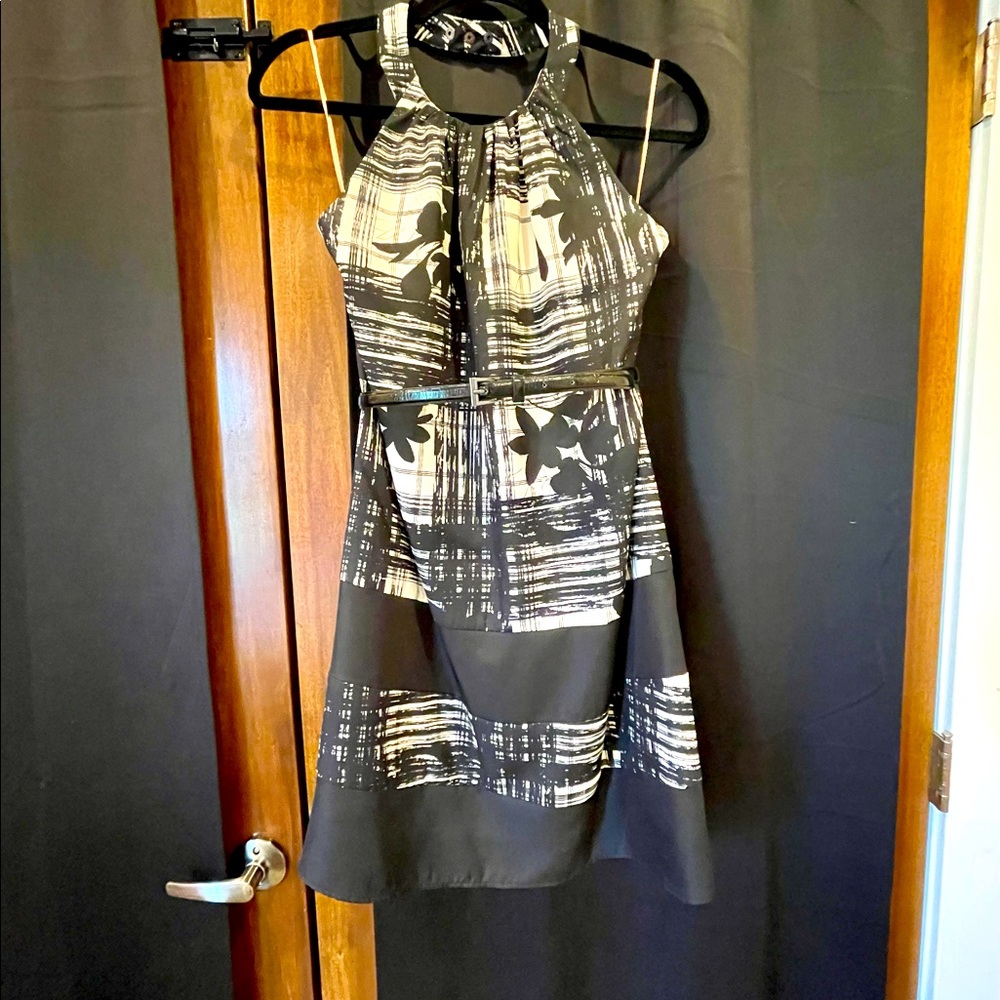 JESSICA SIMPSON HALTER STRAP DRESS - SIZE 4